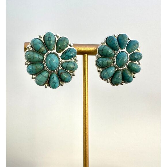 Vintage Avon Blue Howlite Earrings - Picture 4 of 6